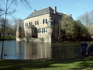 [Foto von Kasteel Erenstein nach der Anwendung des Levels-Werkzeug]