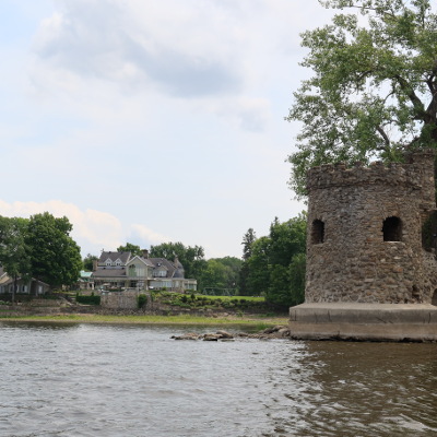 2021-07-15_1326-c06-senneville-kayak-tower-graystanes_sq.jpg