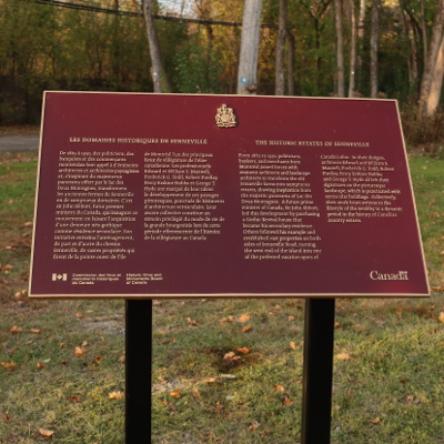 pl-2020-11-05_1646-c19-senneville-plaques_sq.jpg