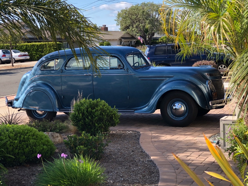 2019-04-20_1633-a01-1937-chrysler-c17-airflow_th.jpg