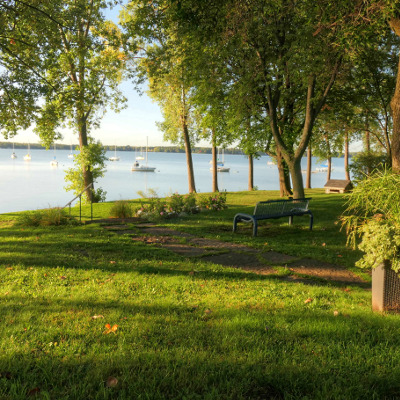 2019-09-17_0757-198-town-hall-park-hdr_sq.jpg